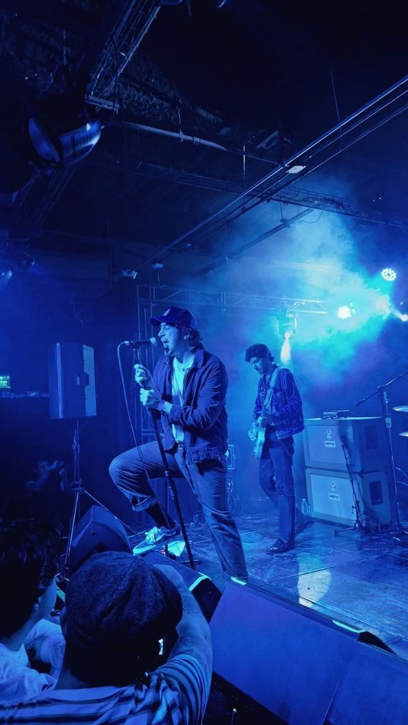 Aurum convierte su concierto en CDMX en una reunión con los 2000