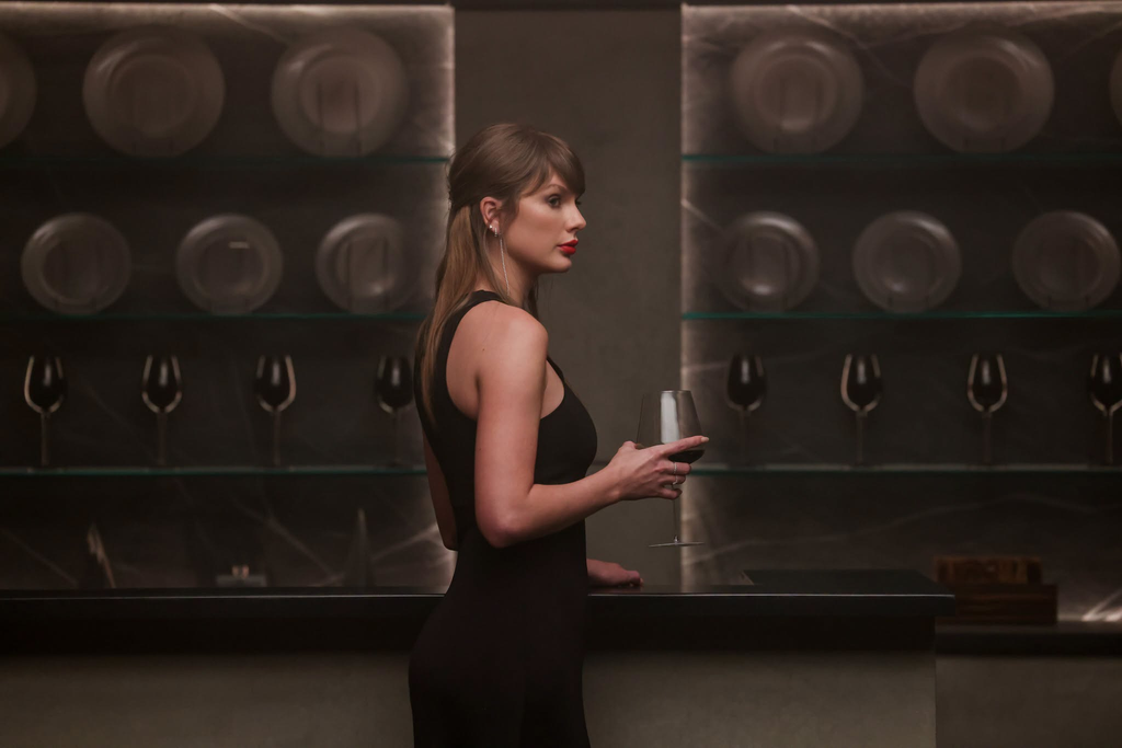 Taylor Swift estrena video de “Patient Zero”; un fantasma, un asesinato y una relación tóxica