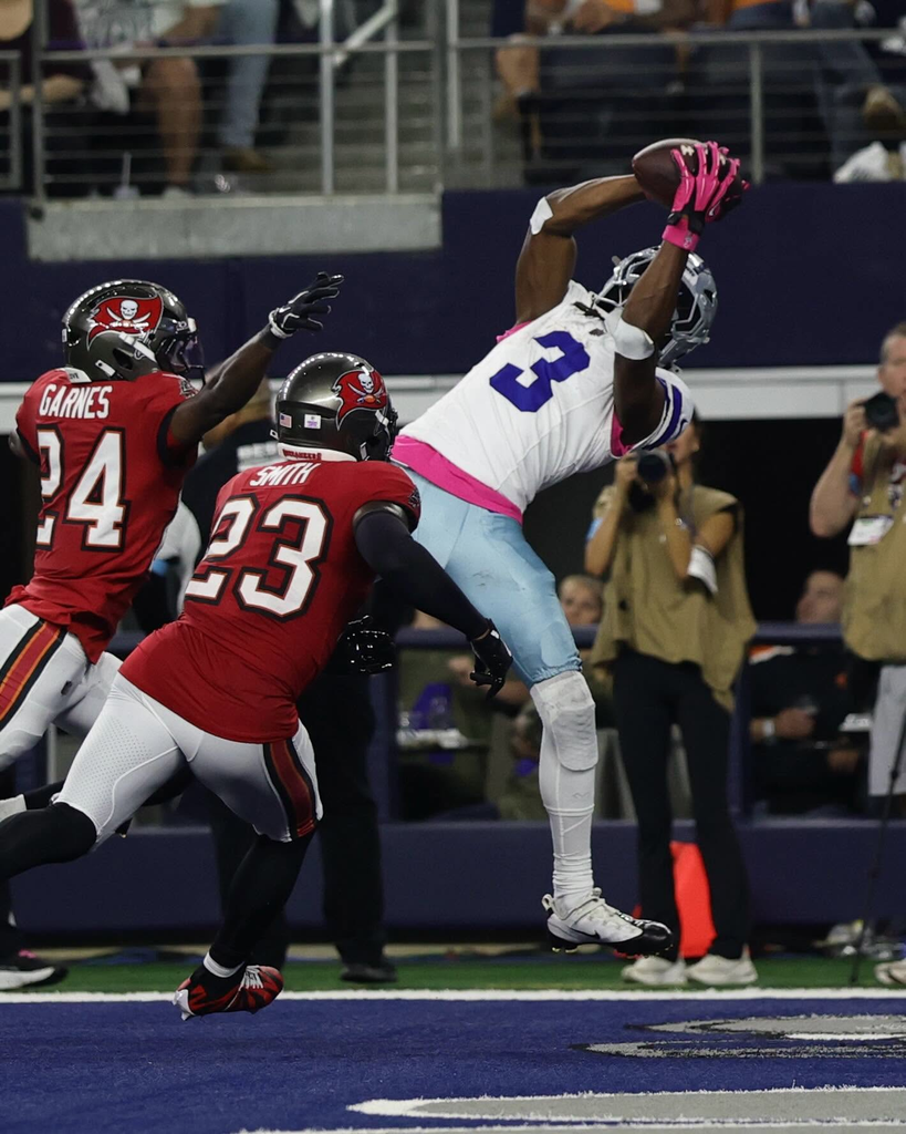 Los Dallas Cowboys perdieron 24-16 ante Tampa Bay en la Semana 5 de la NFL 2026. Conoce los errores de Dak Prescott y los problemas defensivos