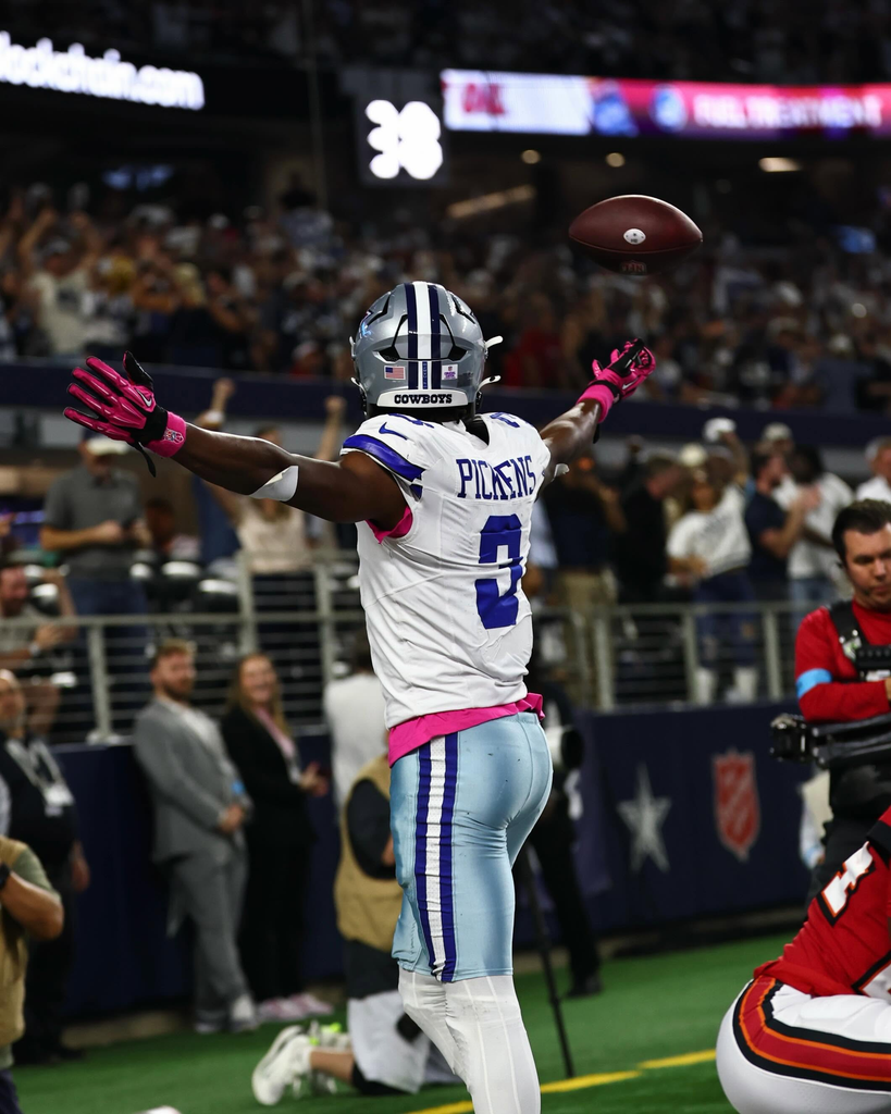 George Pickens, receptor de los Dallas Cowboys, durante una jugada ante Tampa Bay Buccaneers en la Semana 5 de la NFL 2026. Dallas cayó 24-16 y sumó su tercera derrota de la temporada.
